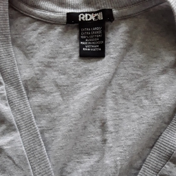 Super cute top - Picture 3 of 3